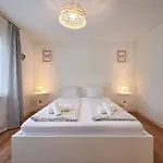 شقة Switzerland